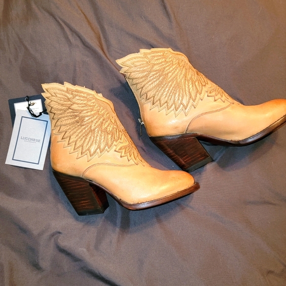 Lucchese Shoes - Lucchese winged booties NWT 🔥